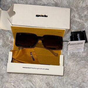 Brown Classic Sunglasses with Dark Lenses